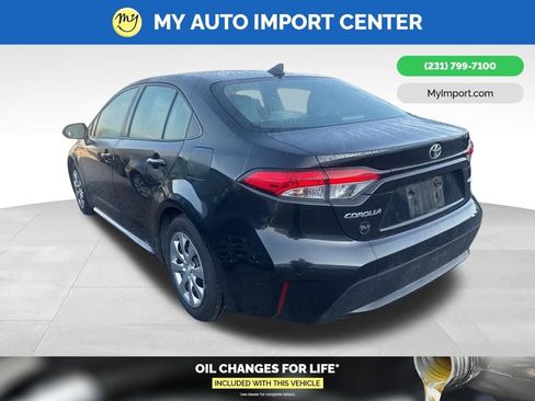 Used 2020 Toyota Corolla LE FWD image 4