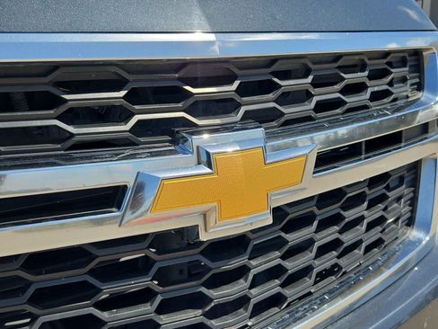 Used 2019 Chevrolet Suburban LT w/ Texas Edition Package RWD image 10