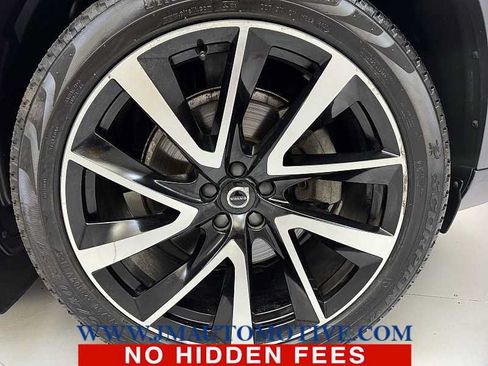 Used 2020 Volvo XC90 T6 Momentum AWD/4WD image 9