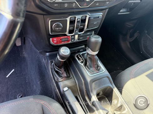 Used 2021 Jeep Gladiator Rubicon image 10