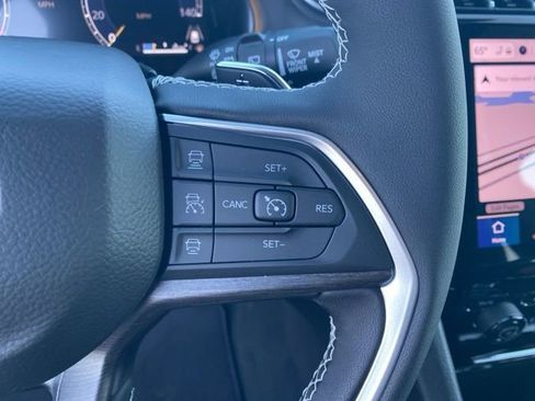 New 2025 Jeep Grand Cherokee Limited image 17