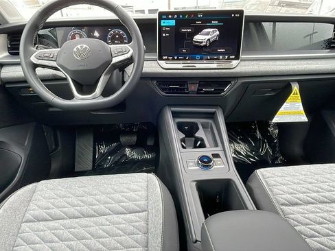 Certified 2025 Volkswagen Tiguan S FWD image 17