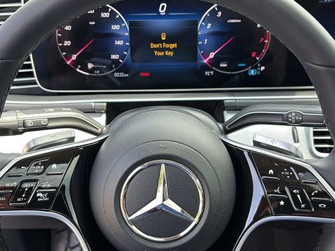Used 2024 Mercedes-Benz GLS 450 4MATIC image 12