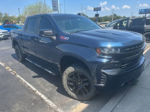 Used 2022 Chevrolet Silverado 1500 LT Trail Boss w/ Convenience Package II AWD/4WD image 4