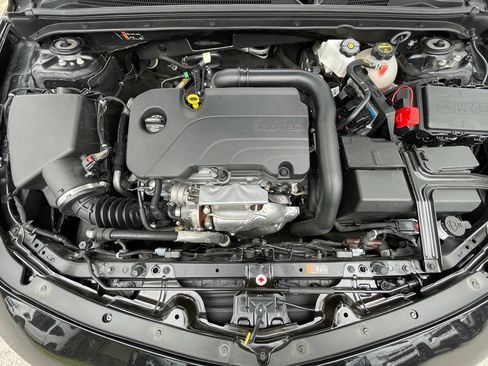 Used 2025 Chevrolet Malibu LT FWD image 32