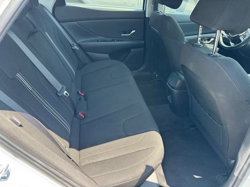 Used 2025 Hyundai Elantra SEL FWD image 4
