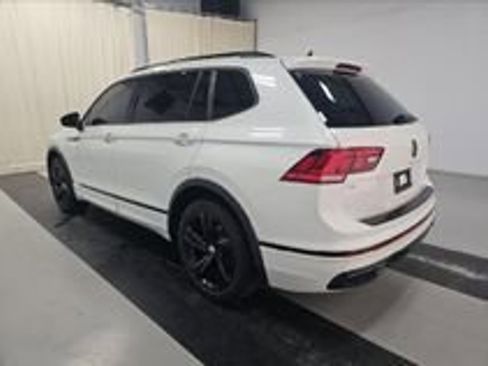 Used 2023 Volkswagen Tiguan SE R-Line FWD image 18