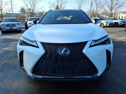 Used 2023 Lexus UX 250h F Sport image 2