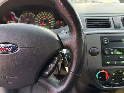 Used 2005 Ford Focus ZXW Wagon image 24