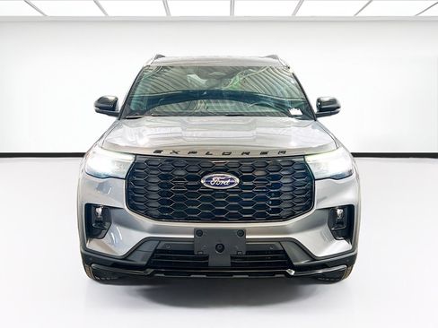 Used 2025 Ford Explorer ST-Line RWD image 2
