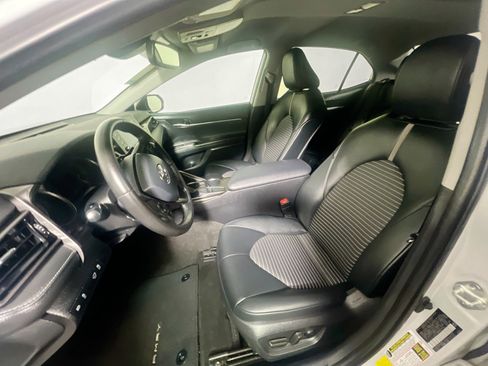 Used 2022 Toyota Camry SE image 14