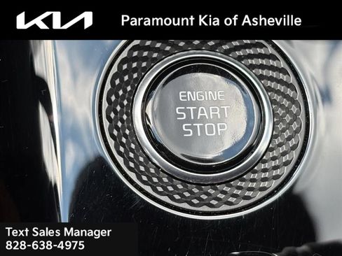 Certified 2025 Kia Niro FWD image 14