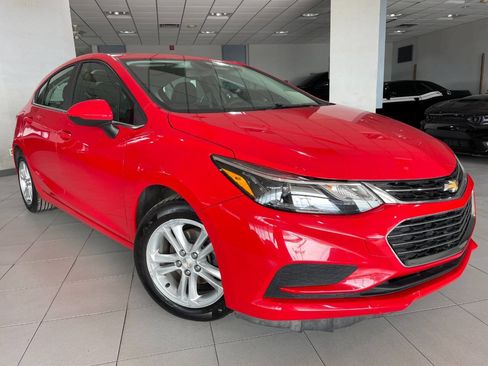 Used 2017 Chevrolet Cruze LT w/ Convenience Package image 1