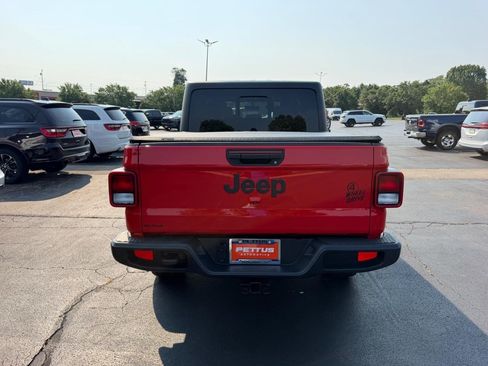 Used 2021 Jeep Gladiator Sport AWD/4WD image 4