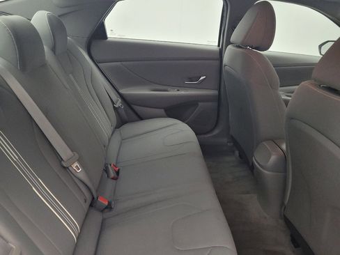 Used 2021 Hyundai Elantra SEL image 19