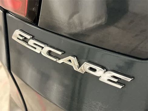 Used 2019 Ford Escape SEL image 18