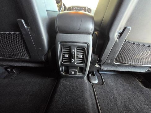 Used 2020 Jeep Grand Cherokee Altitude image 29