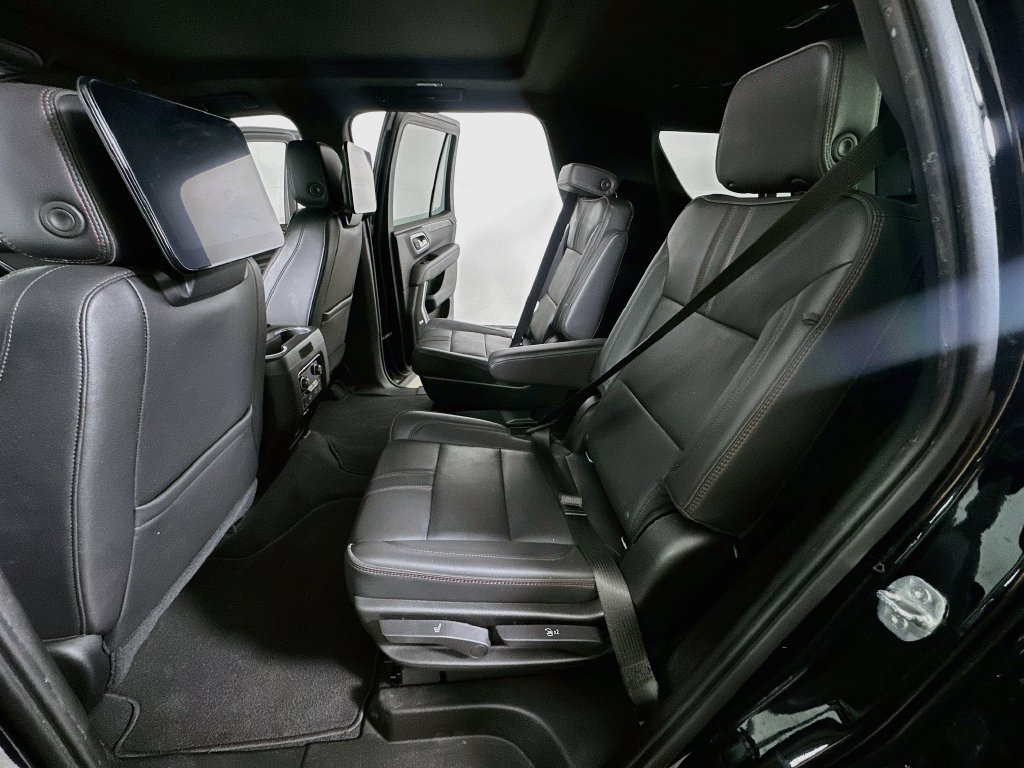Used 2021 Chevrolet Tahoe RST w/ Luxury Package AWD/4WD image 17