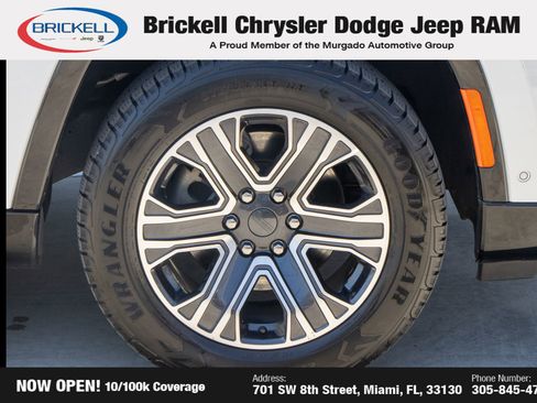 Used 2024 Jeep Wagoneer L Series II w/ Flexible Seating Group AWD/4WD image 39