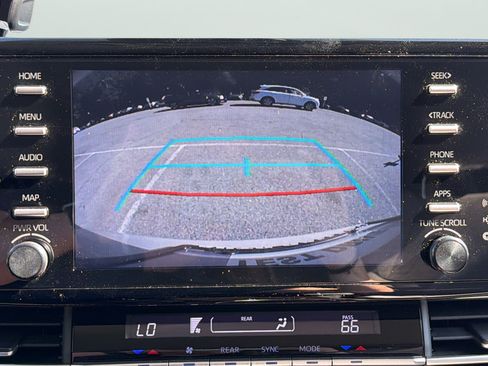 Used 2021 Toyota Sienna LE FWD image 15