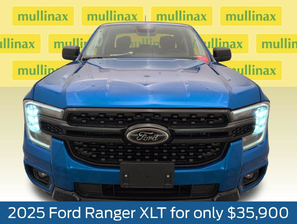 Used 2025 Ford Ranger XLT w/ Black Appearance Package AWD/4WD image 14
