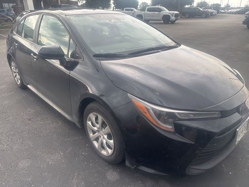 Used 2024 Toyota Corolla LE FWD image 2