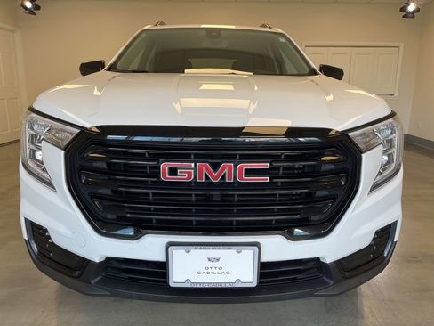 Used 2023 GMC Terrain SLE w/ Driver Convenience Package AWD/4WD image 5