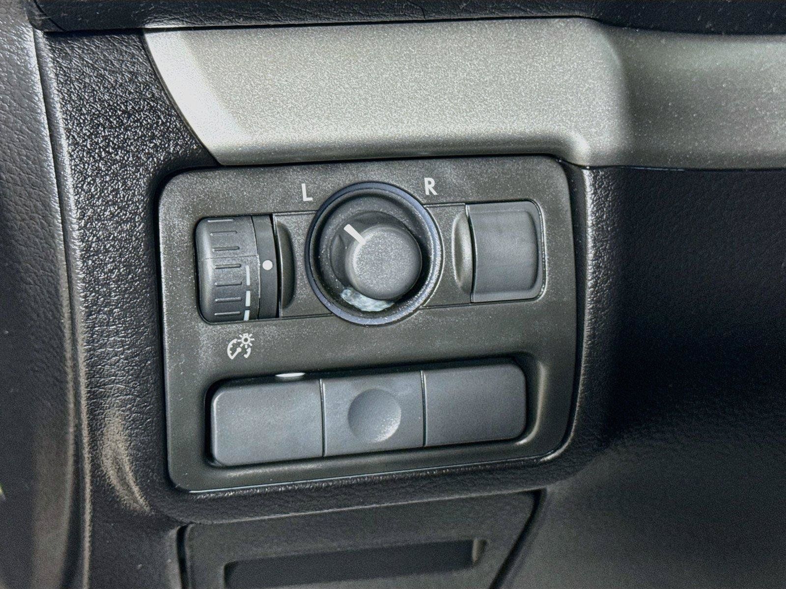 Used 2008 Subaru Outback 2.5i AWD/4WD image 13