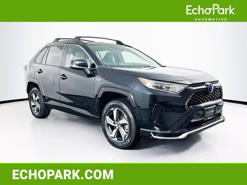 Used 2021 Toyota RAV4 SE image 1