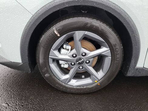 New 2025 Kia K4 LXS image 24