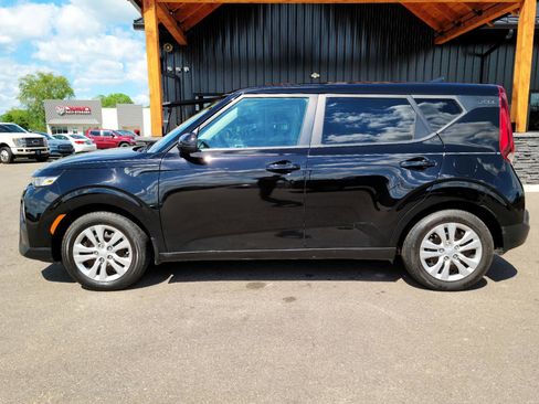 Used 2020 Kia Soul LX FWD image 17