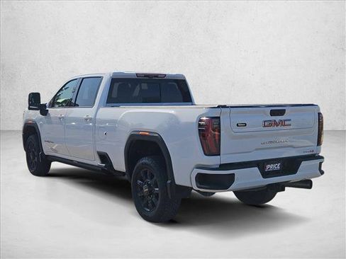 Used 2024 GMC Sierra 2500 AT4 w/ AT4 Premium Plus Package AWD/4WD image 8