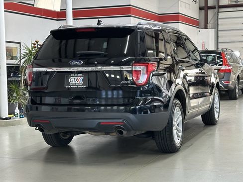 Used 2016 Ford Explorer 4WD image 2