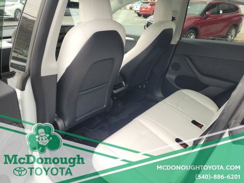 Used 2022 Tesla Model Y Performance image 17