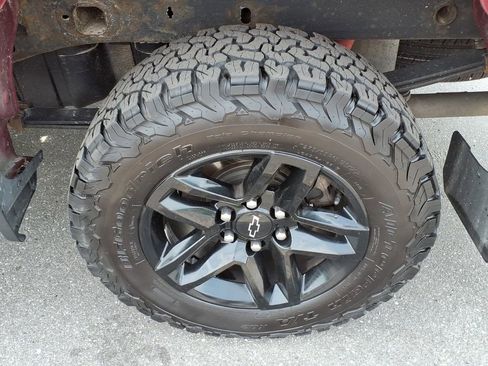 Used 2020 Chevrolet Silverado 1500 Custom Trail Boss w/ Custom Convenience Package AWD/4WD image 9