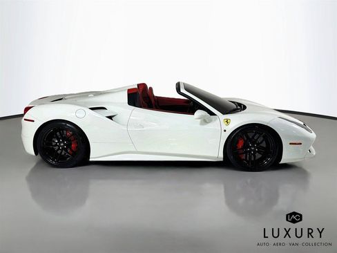 Used 2019 Ferrari 488 Spider RWD image 5