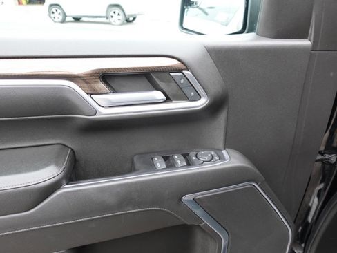 Used 2022 Chevrolet Silverado 1500 LT image 16