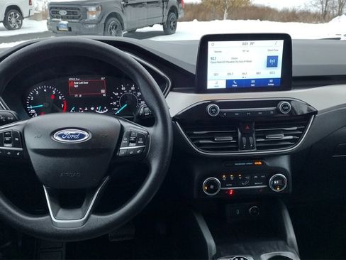 Certified 2020 Ford Escape SE image 18