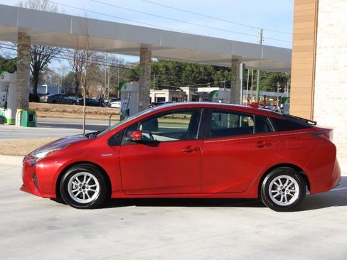 Used 2017 Toyota Prius Two image 17