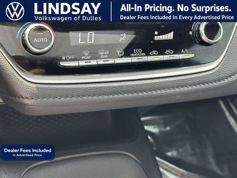 Used 2021 Toyota Corolla SE w/ SE Premium Package FWD image 18