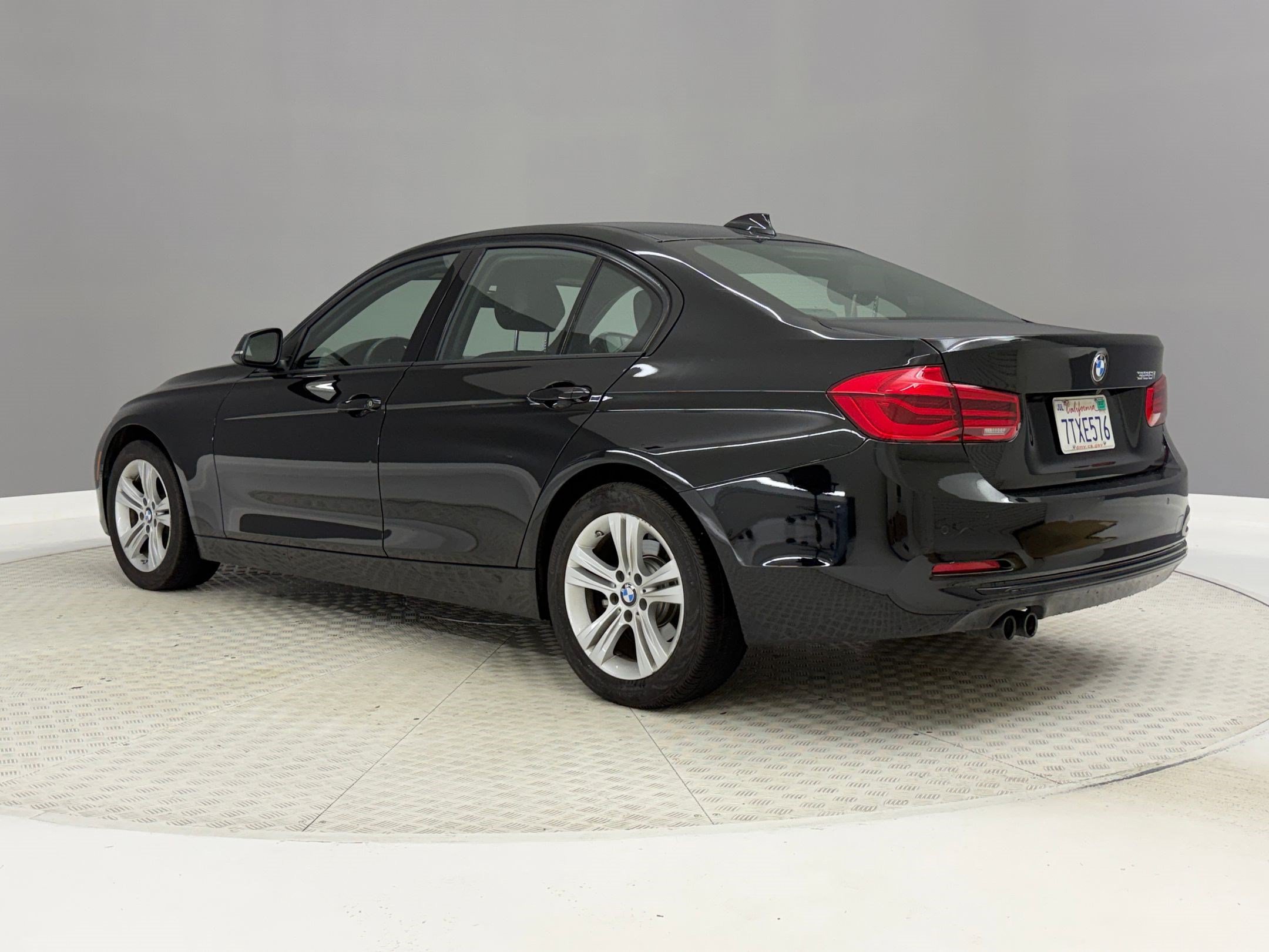 Used 2016 BMW 328i Sedan RWD image 3