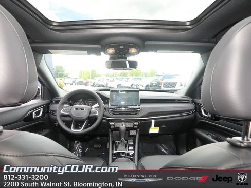 New 2025 Jeep Compass Limited w/ Sun & Sound Group AWD/4WD image 22