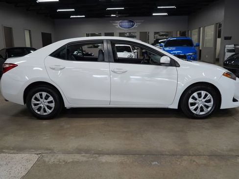 Used 2018 Toyota Corolla L FWD image 6