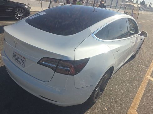 Used 2019 Tesla Model 3 Standard Range Plus RWD image 3