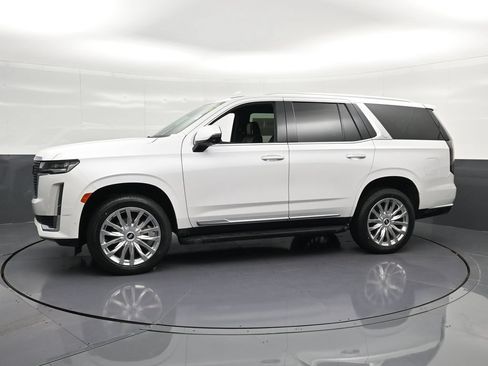 Used 2023 Cadillac Escalade Premium Luxury RWD image 7