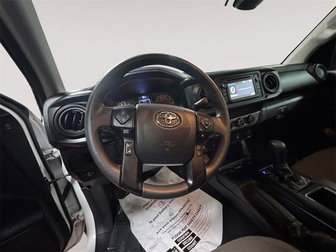 Used 2019 Toyota Tacoma SR w/ SR Convenience Package image 12