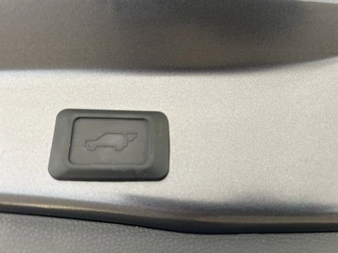 Certified 2023 Toyota RAV4 XLE w/ Convenience Package image 18