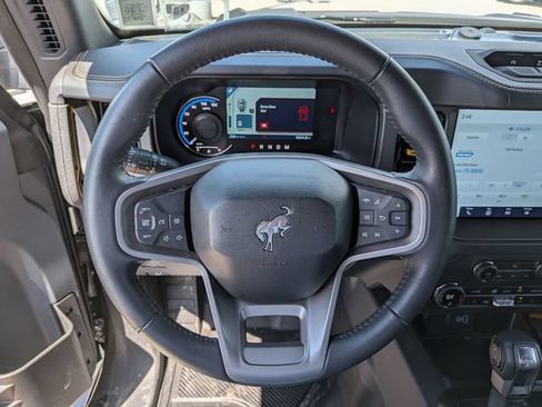 Used 2024 Ford Bronco Badlands AWD/4WD image 9
