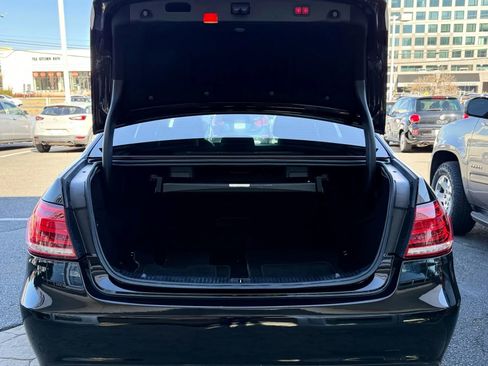 Used 2014 Mercedes-Benz E 350 4MATIC Sedan image 44