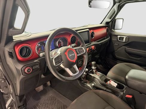 Used 2022 Jeep Wrangler Unlimited Rubicon w/ Cold Weather Group AWD/4WD image 9